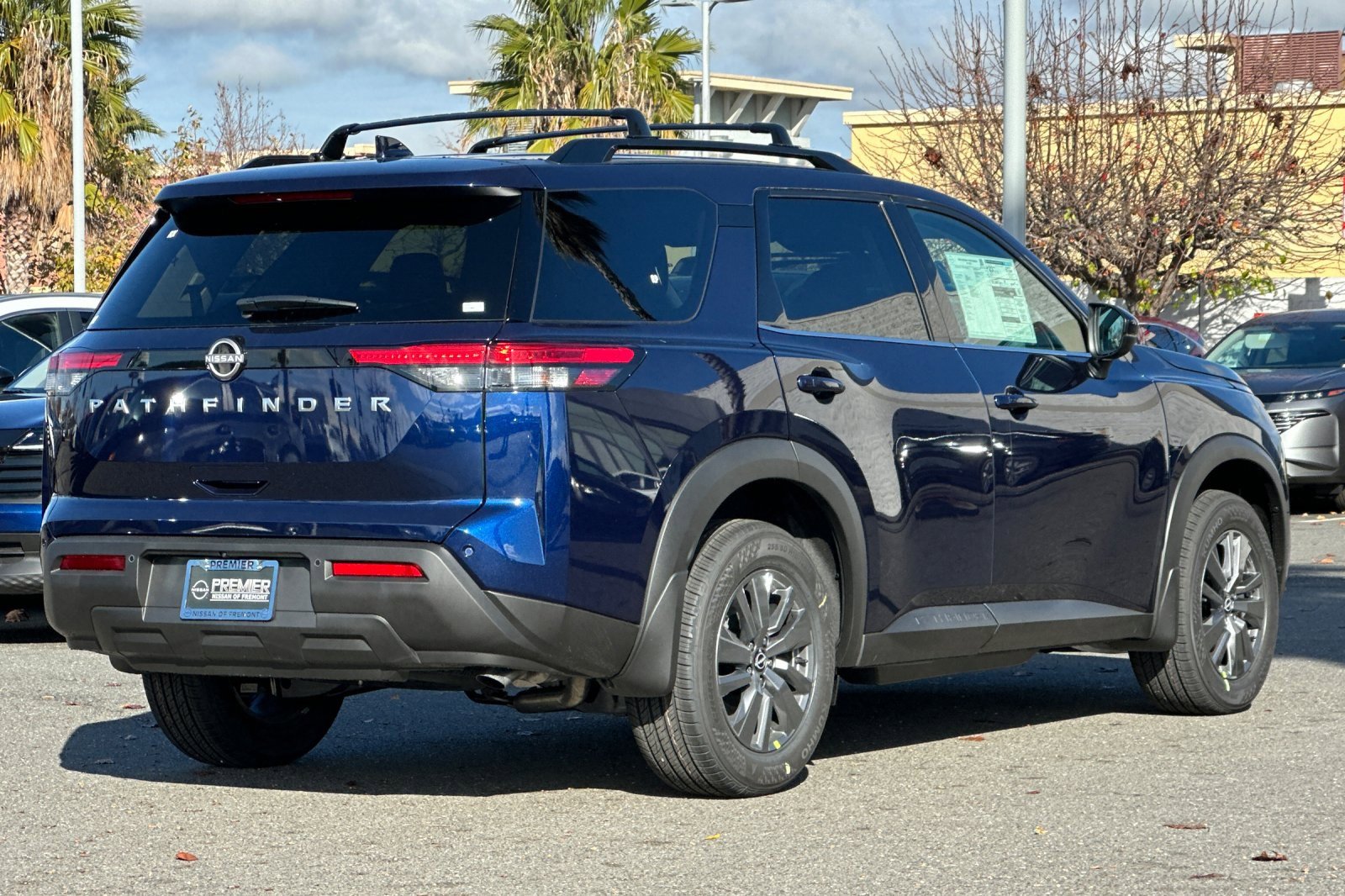 New 2025 Nissan Pathfinder SV image 4