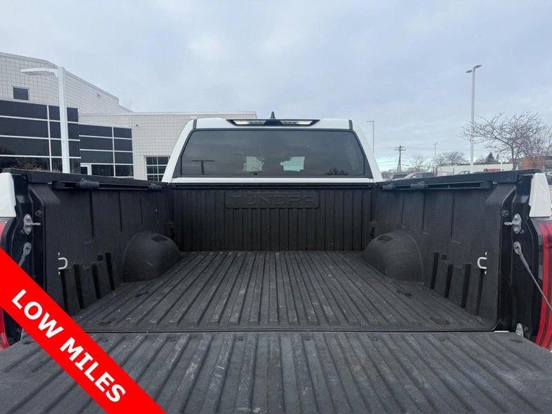 Used 2022 Toyota Tundra SR5 w/ SR5 Convenience Package AWD/4WD image 5