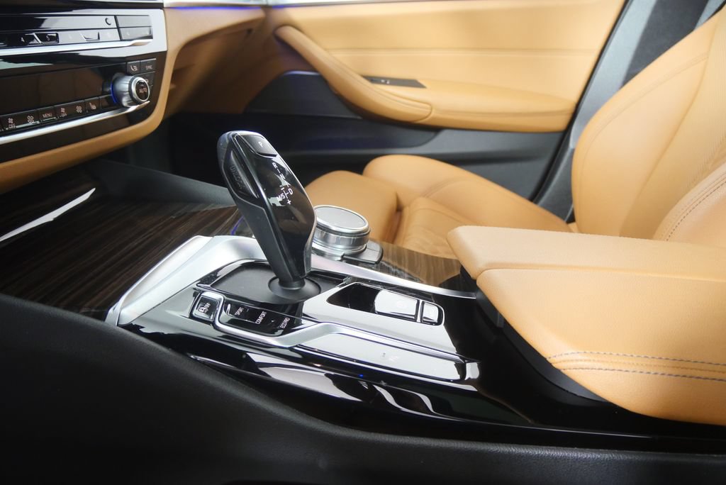 Certified 2023 BMW 530i xDrive w/ Premium Package AWD/4WD image 24