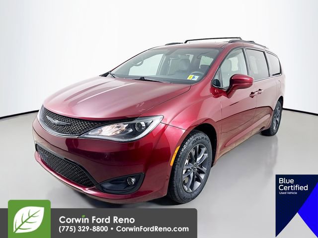 Used 2020 Chrysler Pacifica Touring-L image 3