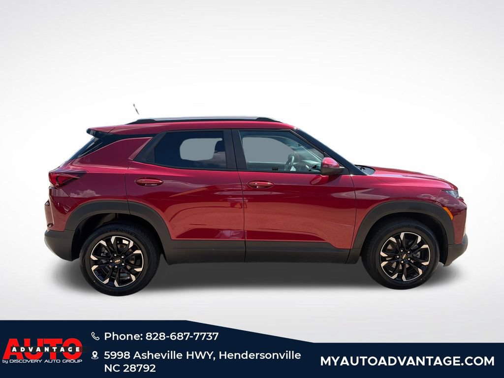 Used 2021 Chevrolet TrailBlazer LT w/ Convenience Package FWD image 2