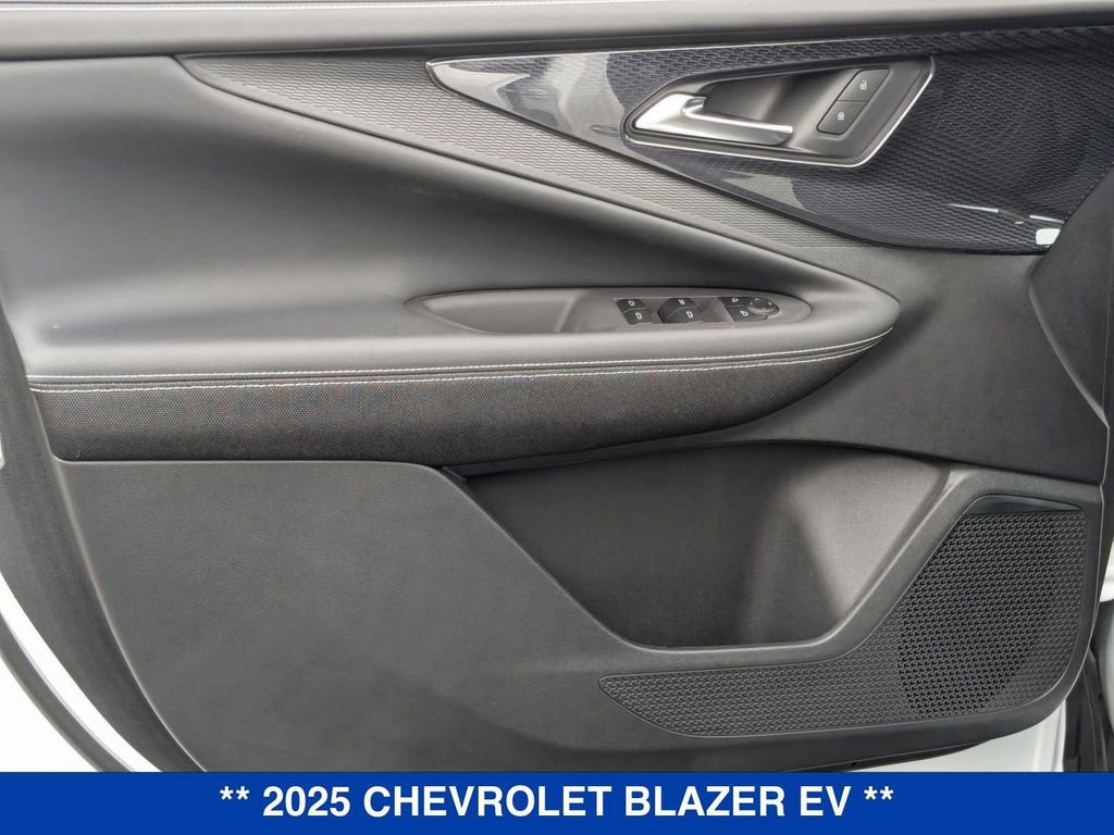 New 2025 Chevrolet Blazer EV LT image 11