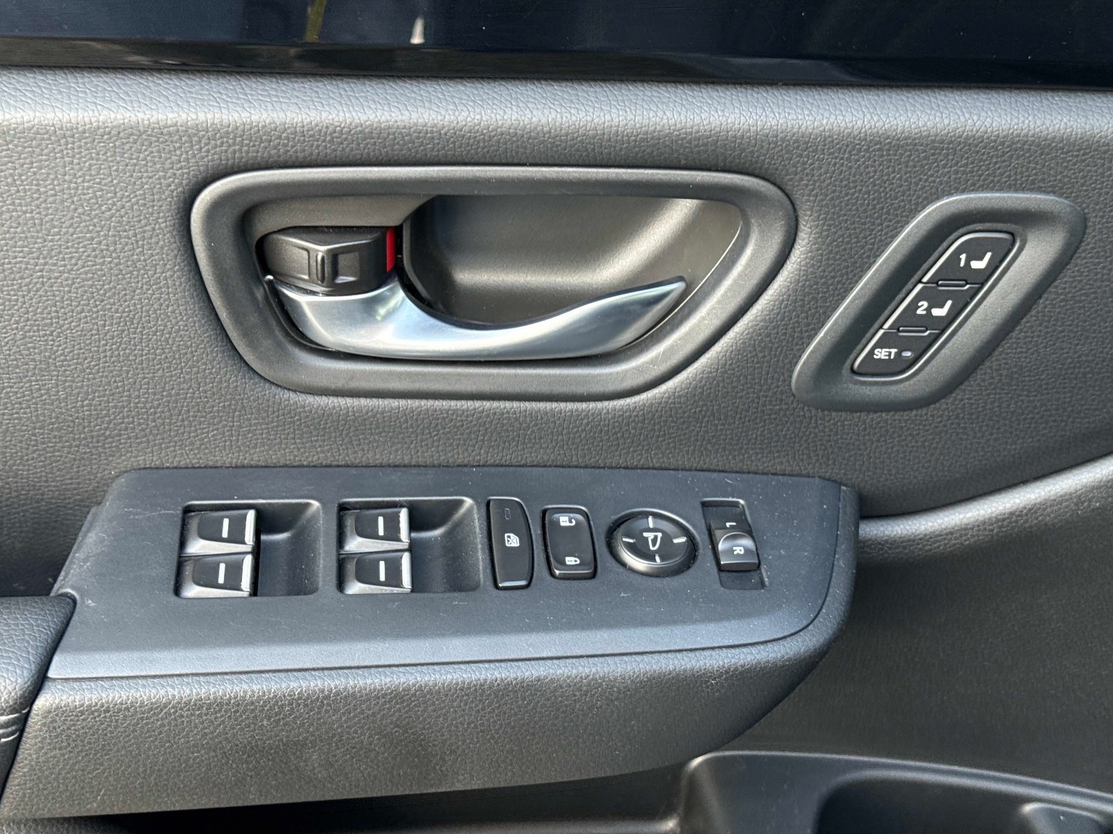 Used 2024 Honda Pilot Touring image 21