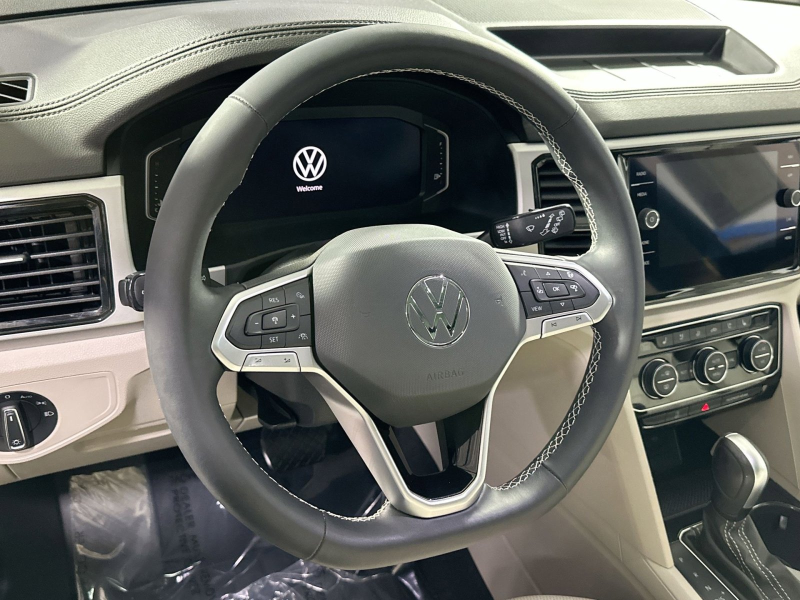 Used 2021 Volkswagen Atlas SEL Premium image 19