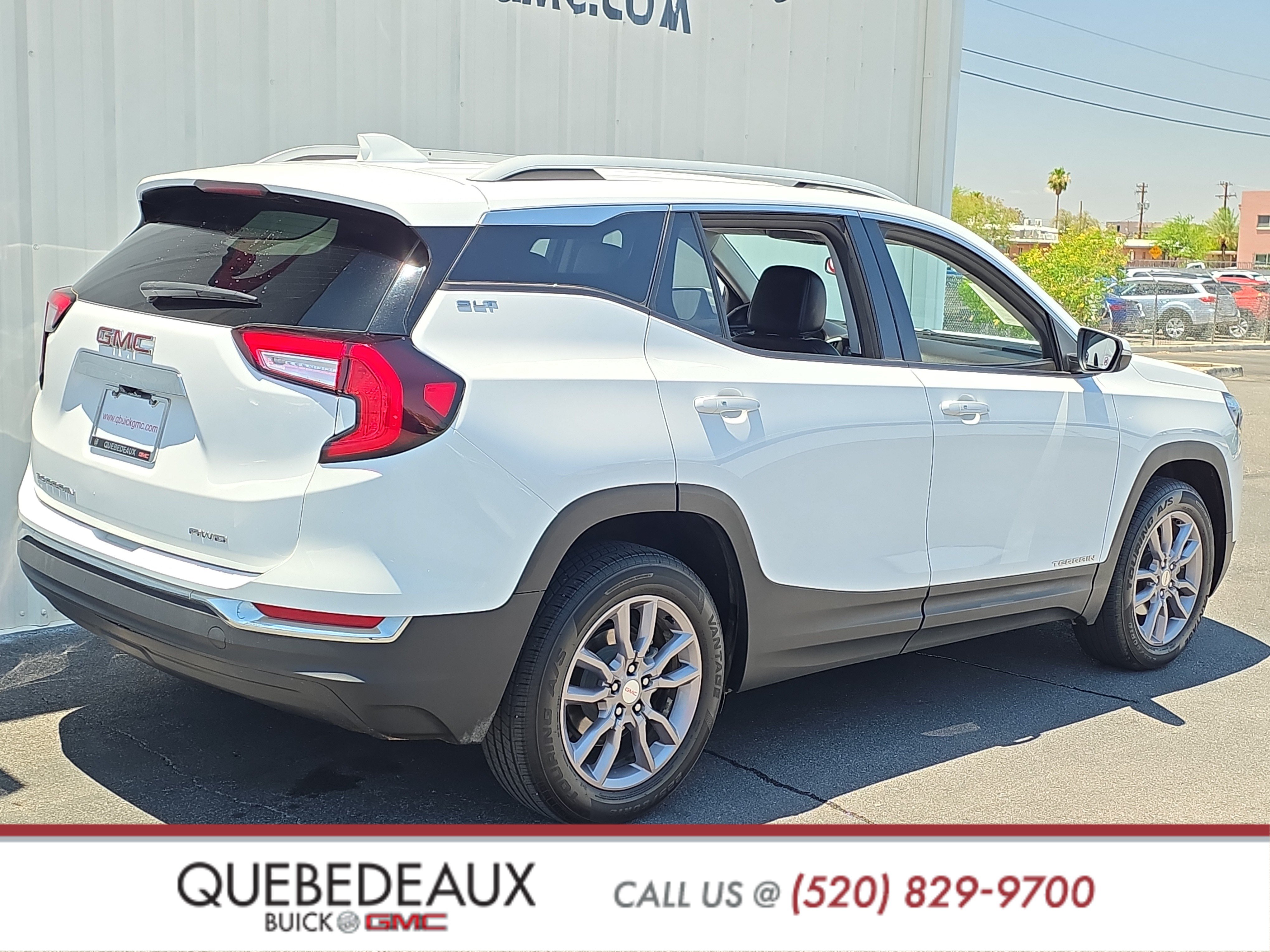 Used 2023 GMC Terrain SLT AWD/4WD image 7