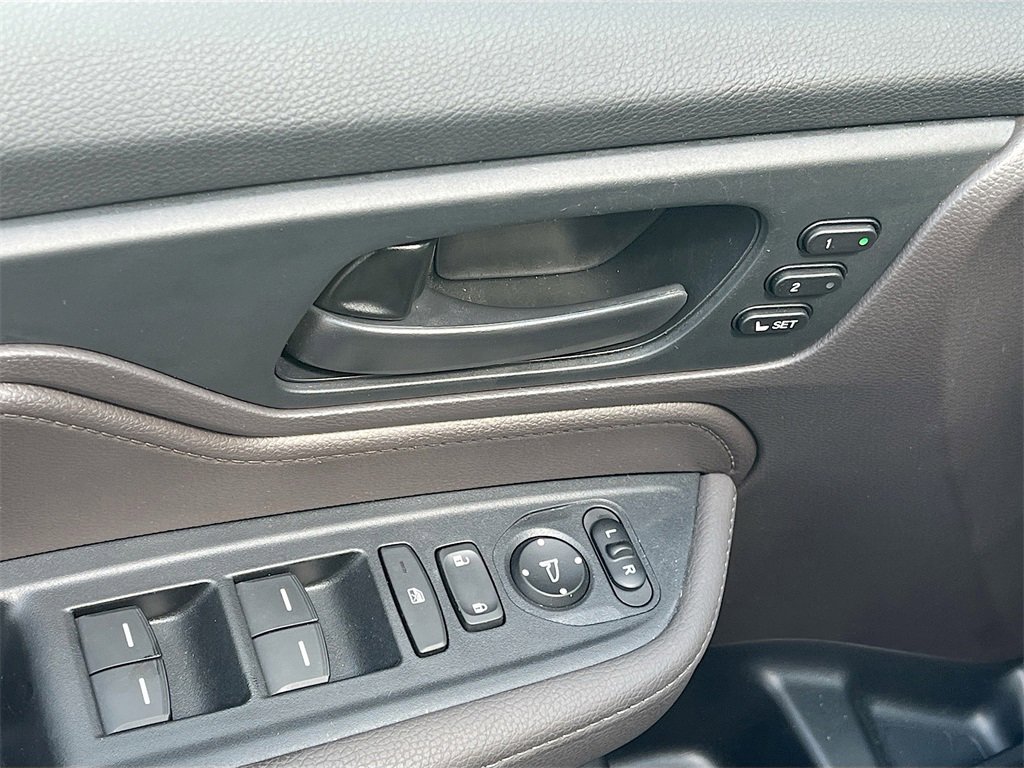 Used 2023 Honda Odyssey EX-L image 18