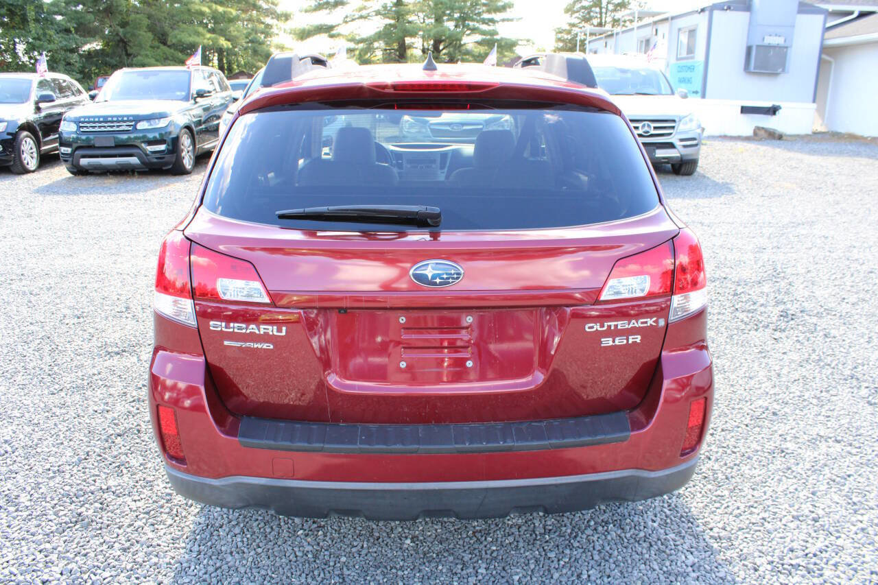 Used 2011 Subaru Outback 3.6R Limited w/ PWR Moonroof Pkg image 8