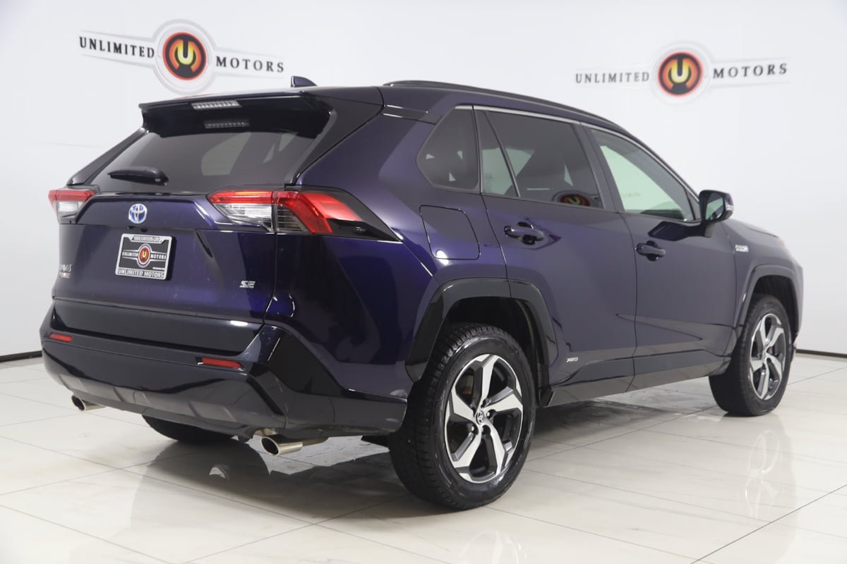 Used 2024 Toyota RAV4 SE w/ Weather & Moonroof Package AWD/4WD image 3