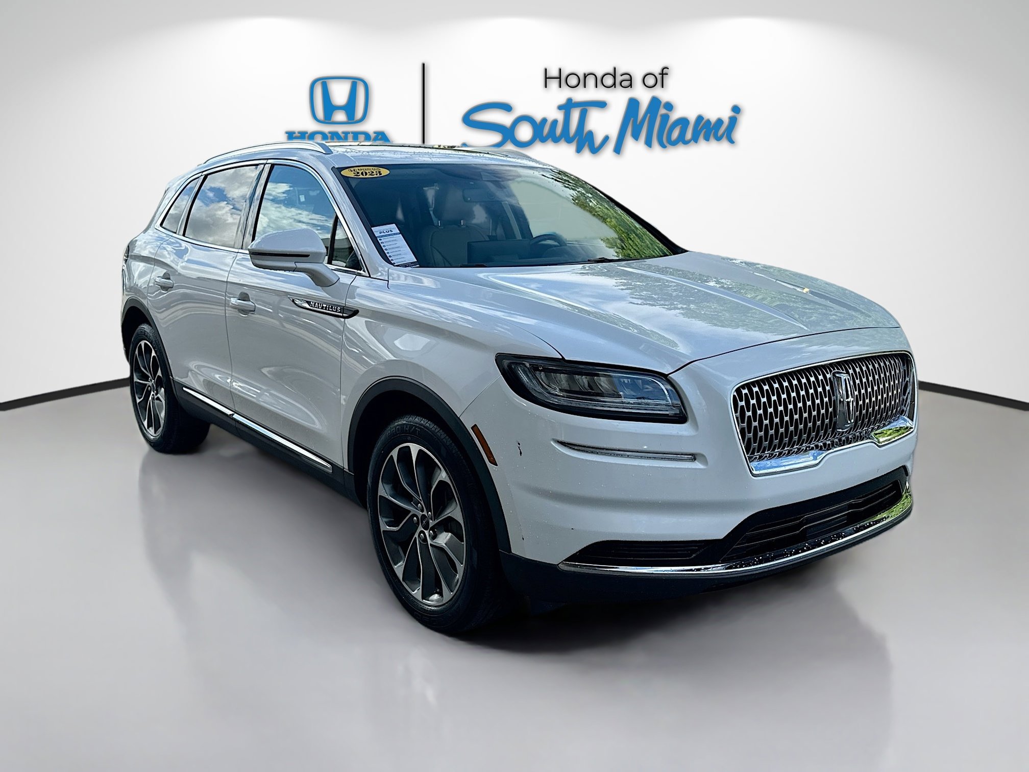 Used 2023 Lincoln Nautilus Reserve
