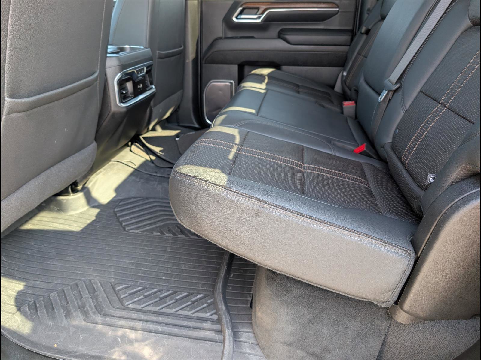 Used 2024 Chevrolet Silverado 2500 High Country w/ High Country Premium Package AWD/4WD image 12