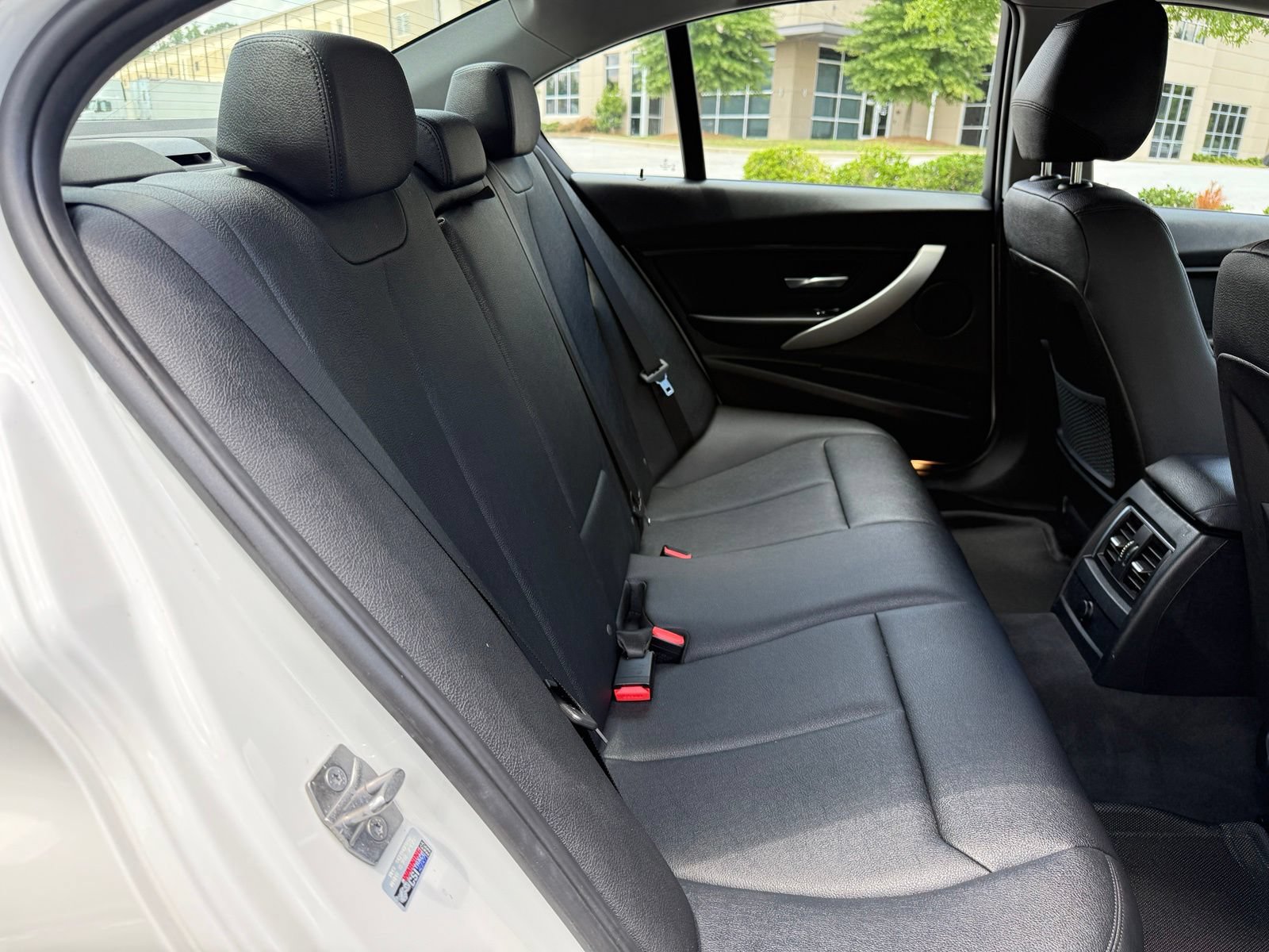 Used 2018 BMW 320i xDrive Sedan AWD/4WD image 40