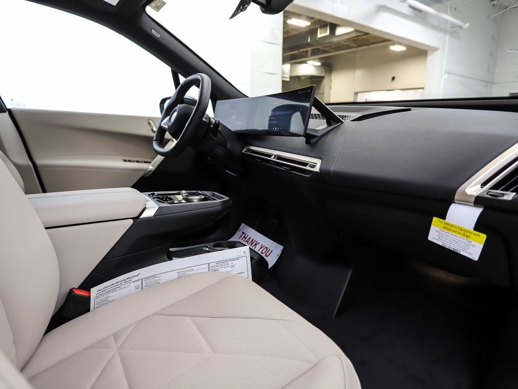 Used 2026 BMW iX xDrive60 w/ Premium Package image 30