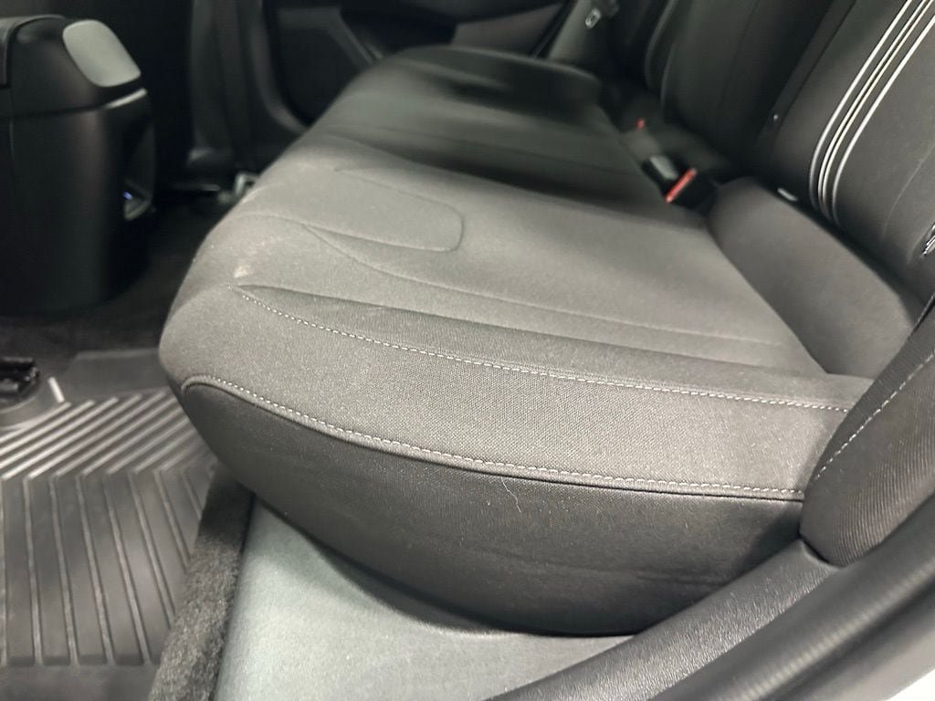 Used 2025 Hyundai Elantra Sport FWD image 39