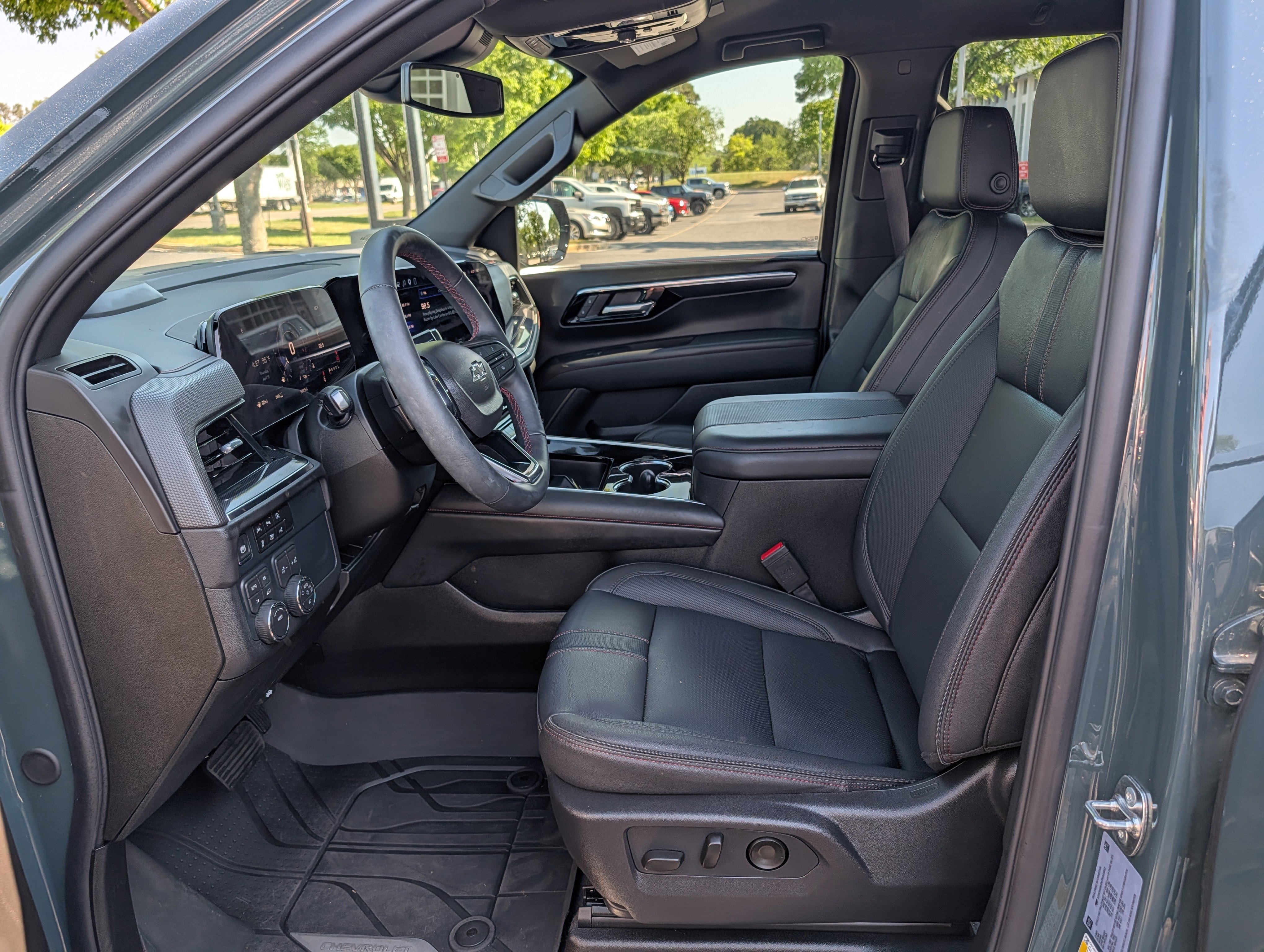 Used 2026 Chevrolet Tahoe RST w/ Comfort Package image 13