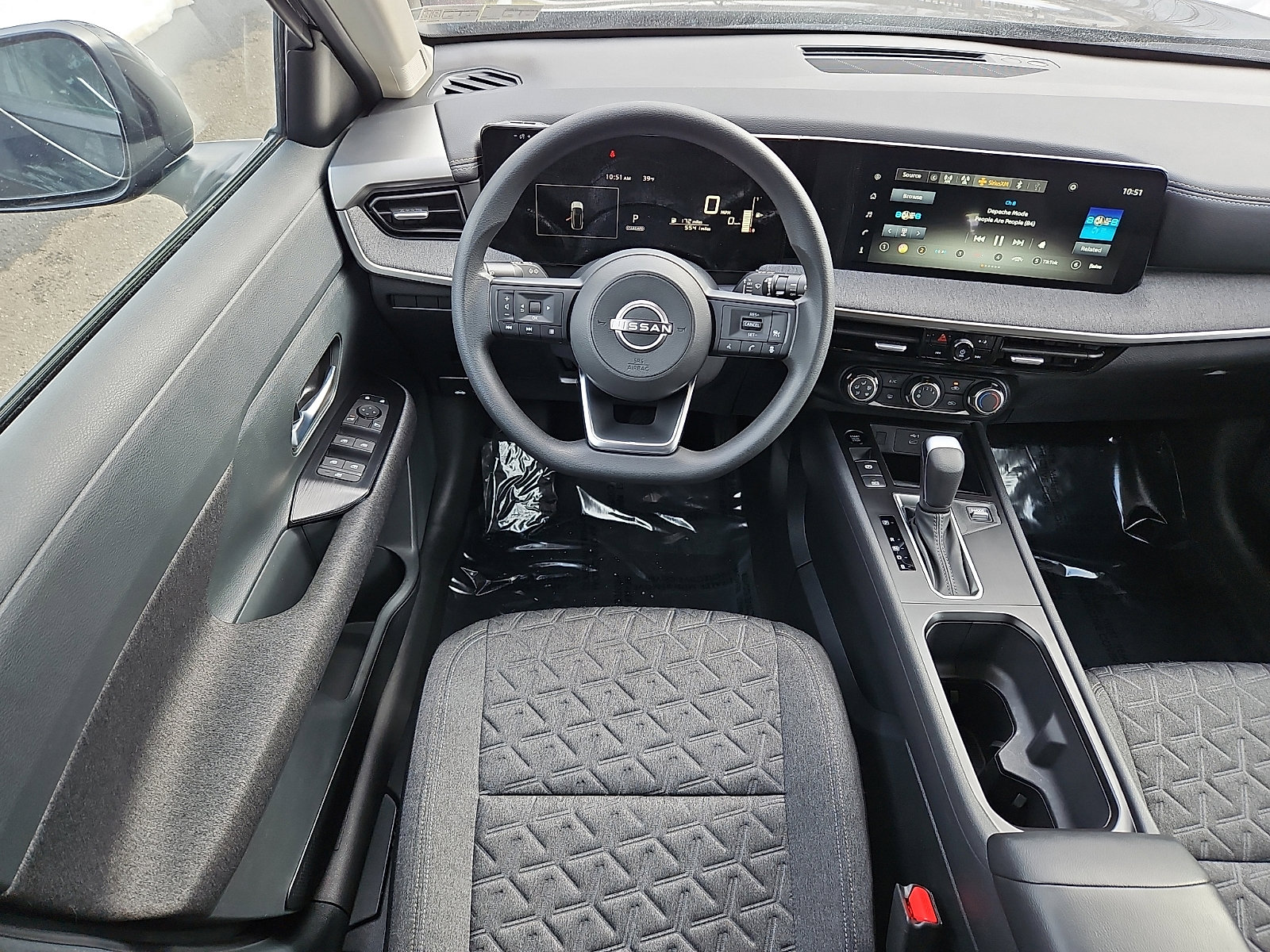 Certified 2025 Nissan Kicks SV w/ Illumination Package image 11