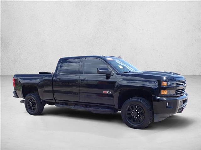 Used 2019 Chevrolet Silverado 2500 LT w/ Midnight Edition AWD/4WD image 6