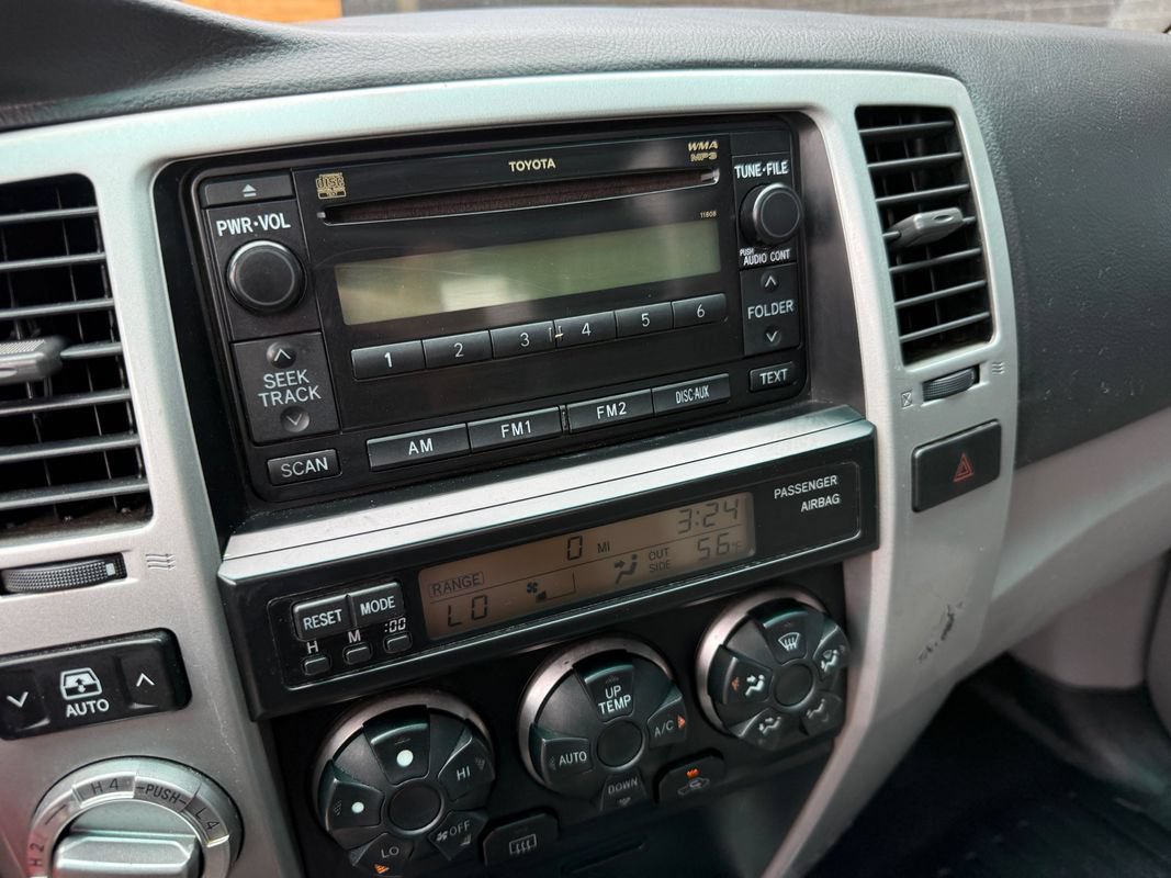 Used 2006 Toyota 4Runner SR5 AWD/4WD image 30