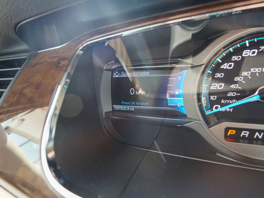 Used 2018 Ford Taurus Limited image 23