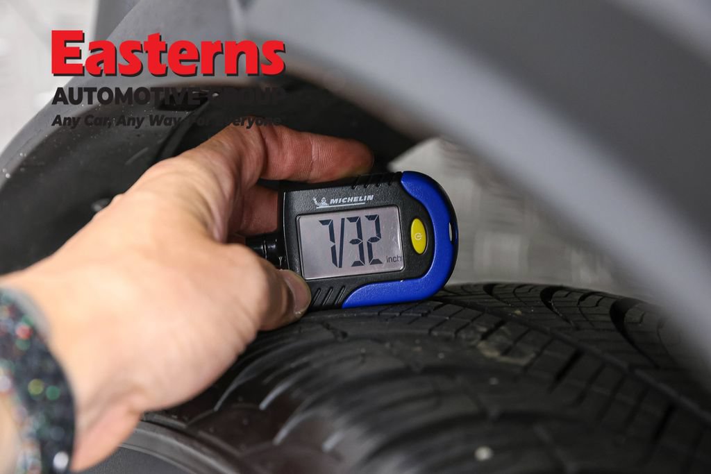 Used 2022 Toyota C-HR Limited FWD image 28
