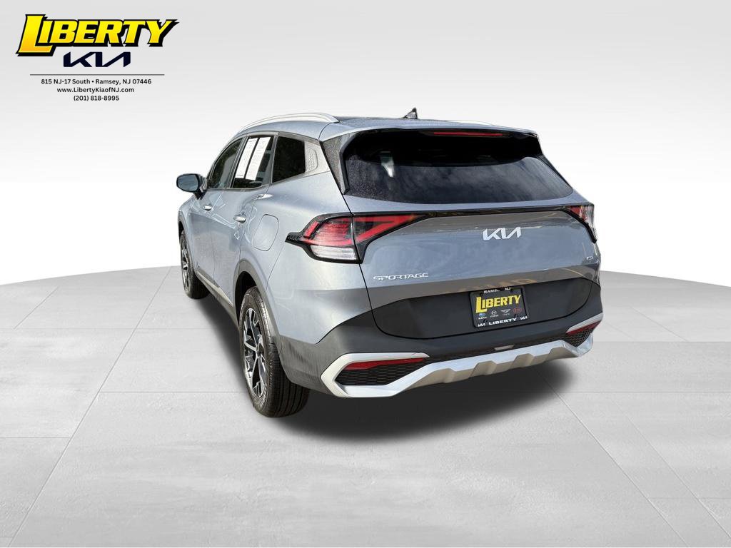 Used 2024 Kia Sportage EX AWD/4WD image 5