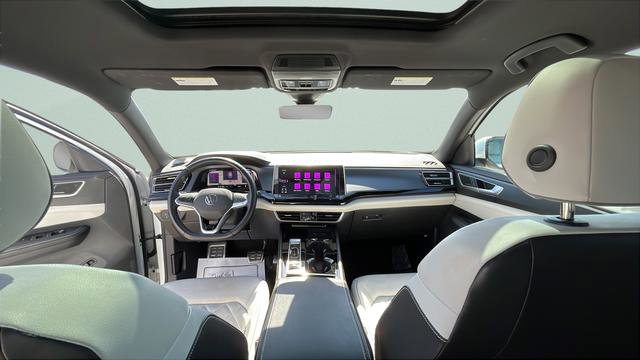 Used 2024 Volkswagen Atlas Cross Sport SEL Premium R-Line image 24