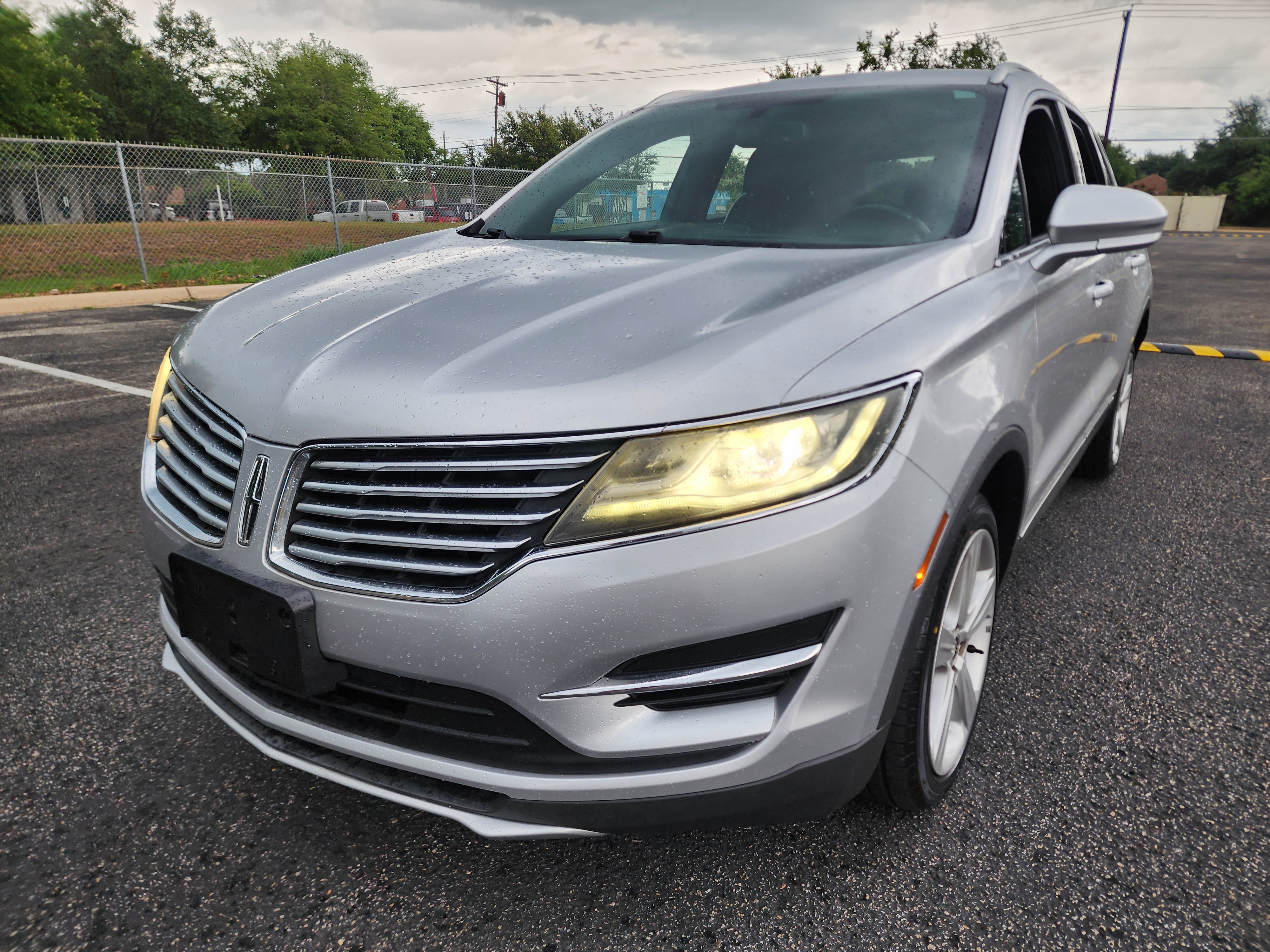 Used 2018 Lincoln MKC Premiere FWD image 3