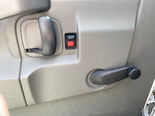 Used 2018 Chevrolet Express 3500 Extended RWD image 14