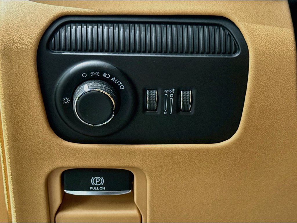 New 2026 Jeep Grand Wagoneer Summit AWD/4WD image 10