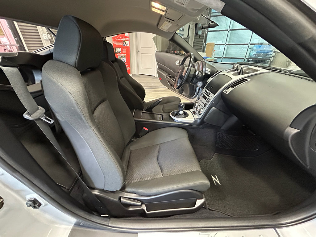 Used 2006 Nissan 350Z Coupe w/ (N93) Cargo Convenience Pkg RWD image 30