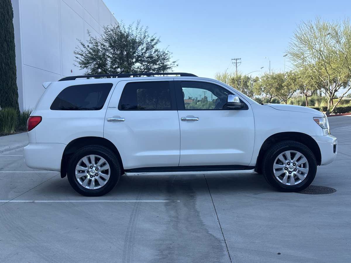 Used 2015 Toyota Sequoia Platinum RWD image 2