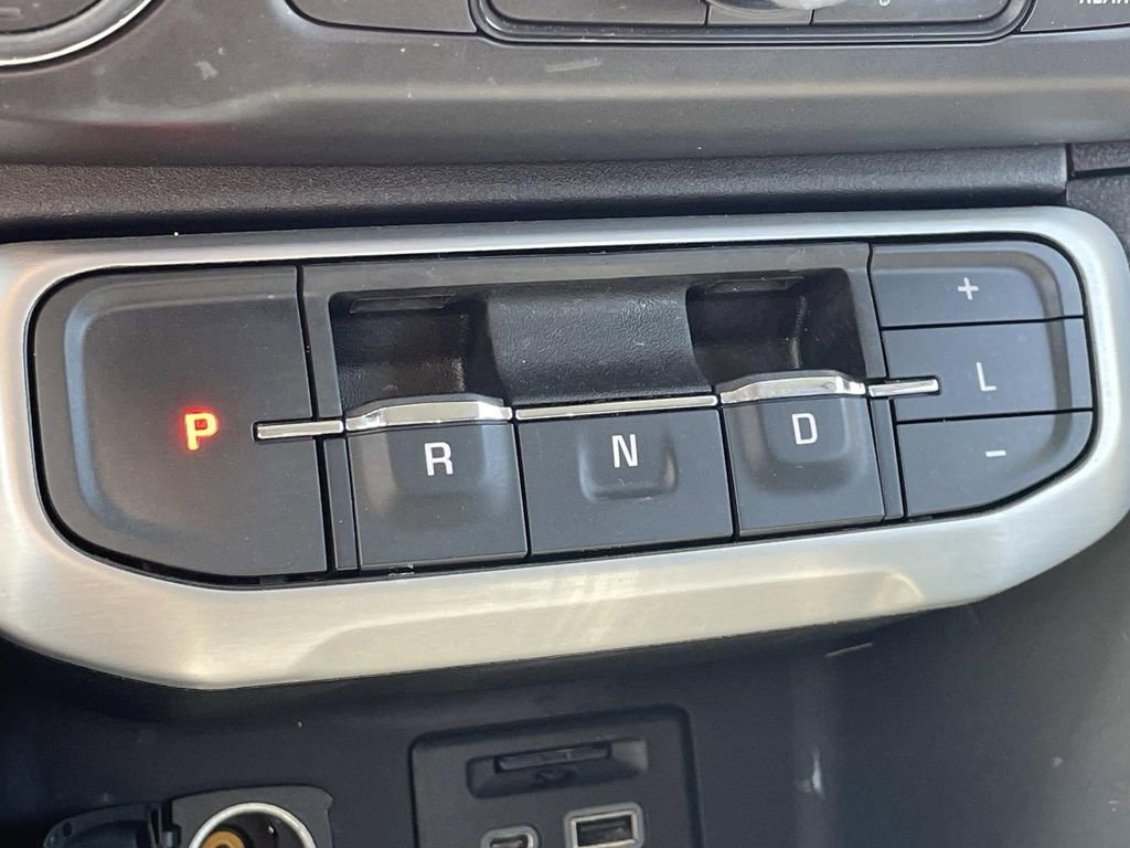 Used 2022 GMC Acadia SLT image 23