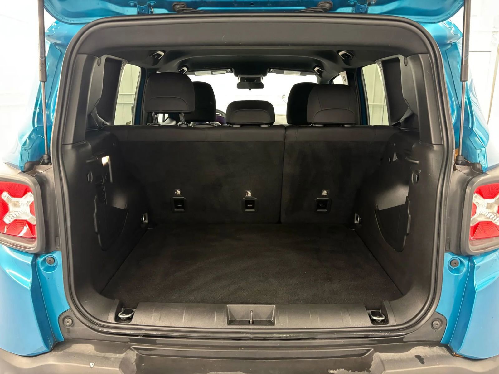 Used 2022 Jeep Renegade Altitude image 35