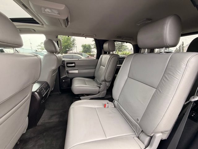 Used 2018 Toyota Sequoia Limited w/ Safety & Convenience Package AWD/4WD image 18