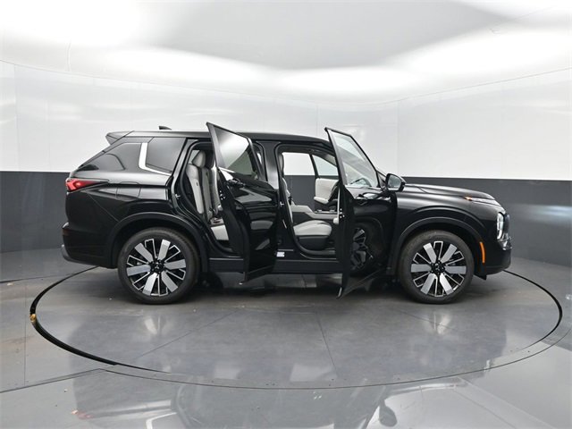 New 2025 Mitsubishi Outlander SE image 37