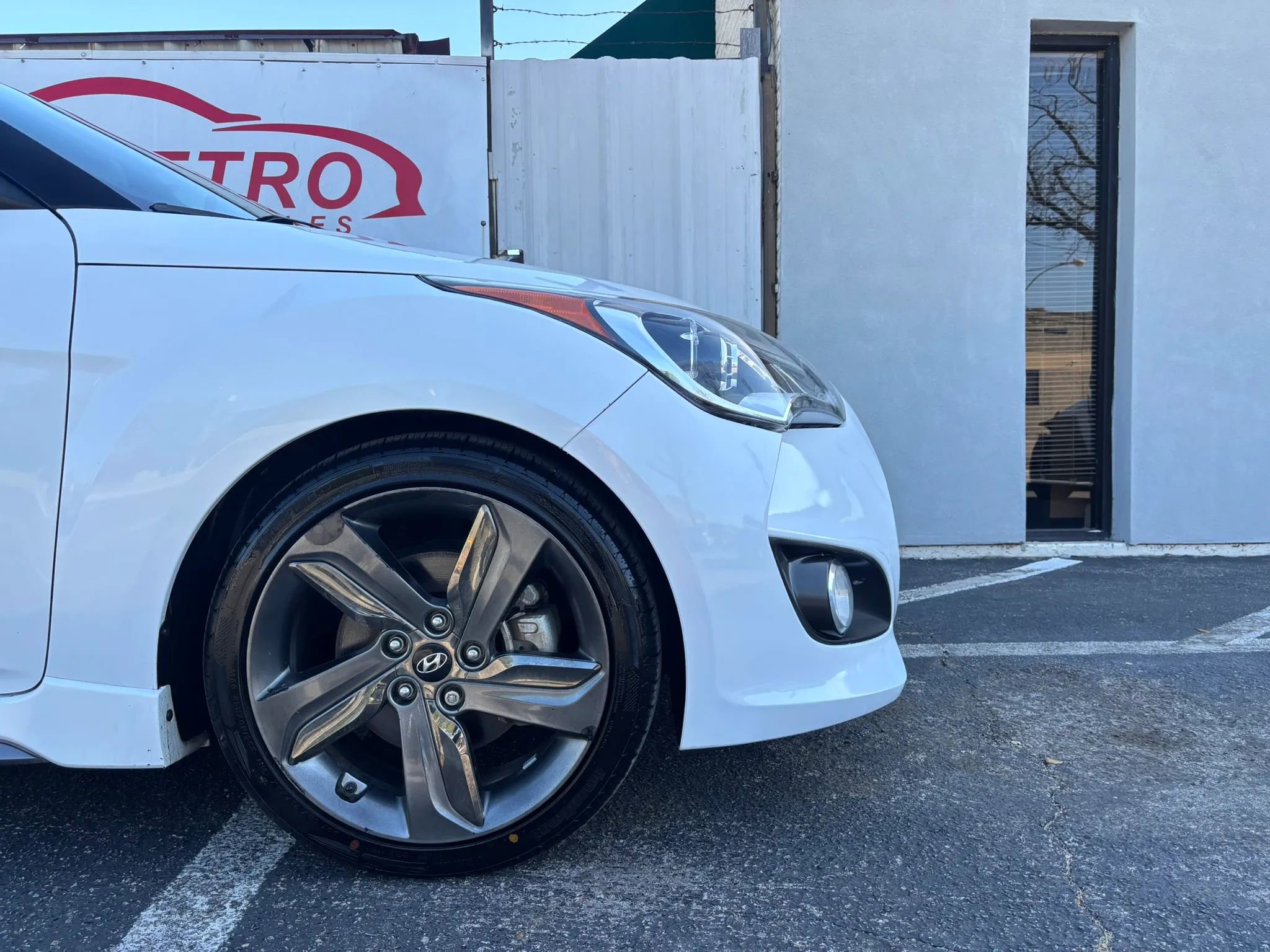 Used 2015 Hyundai Veloster Turbo FWD image 13