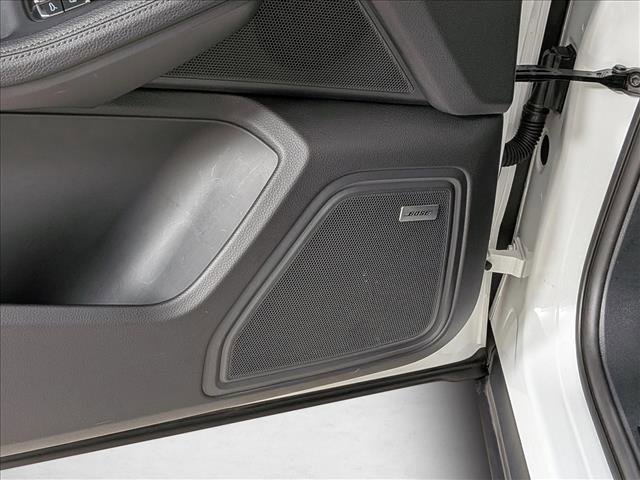 Certified 2025 Porsche Macan Turbo AWD/4WD image 13