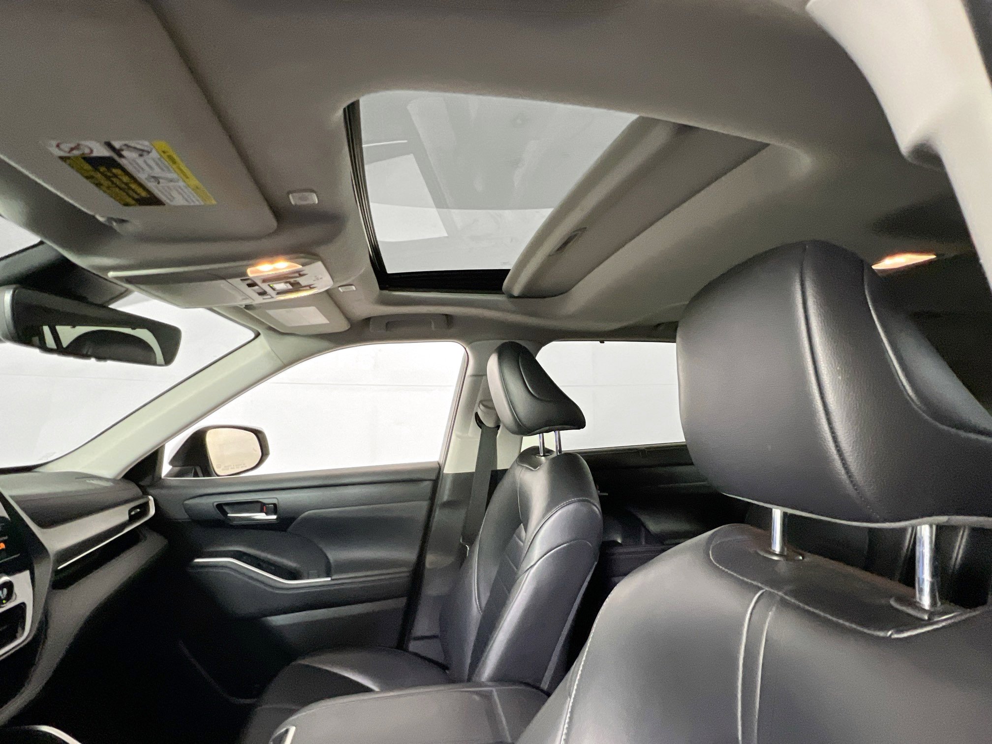 Used 2023 Toyota Highlander XLE image 21