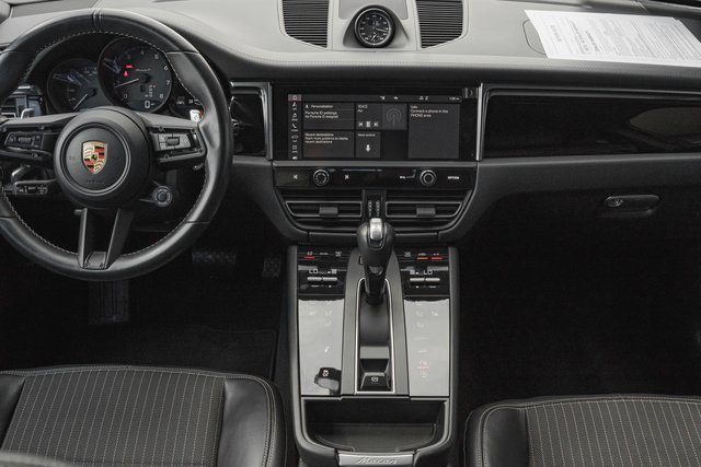 Used 2023 Porsche Macan Turbo image 11