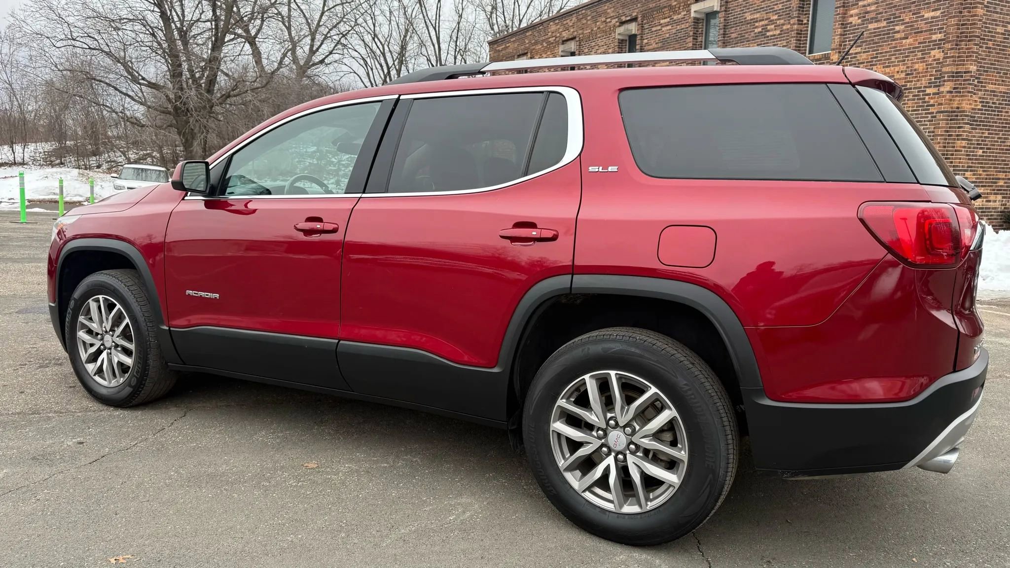 Used 2019 GMC Acadia SLE w/ LPO, Cargo Package image 6