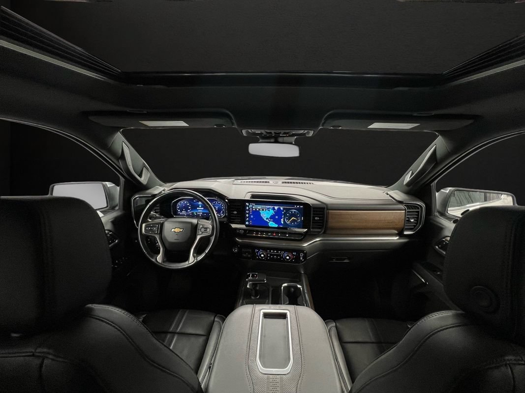 Used 2022 Chevrolet Silverado 1500 High Country w/ High Country Premium Package AWD/4WD image 18