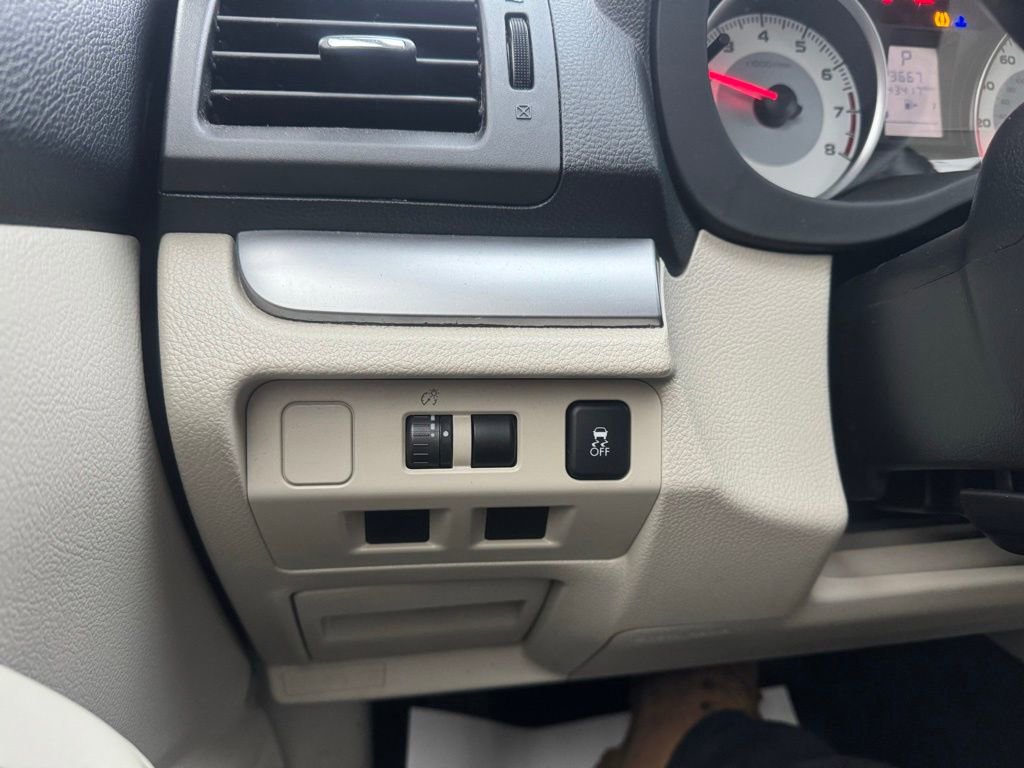 Used 2013 Subaru Impreza 2.0i image 30