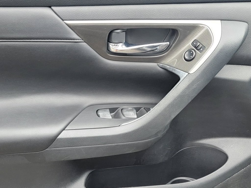 Used 2015 Nissan Altima 3.5 SL FWD image 12