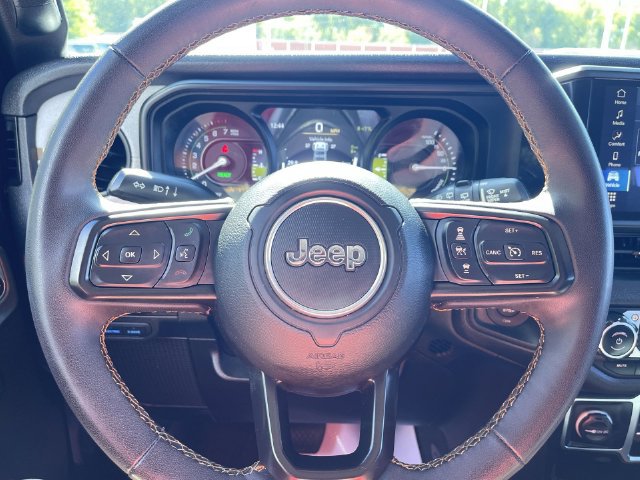 Used 2024 Jeep Wrangler Unlimited w/ Convenience Group AWD/4WD image 11