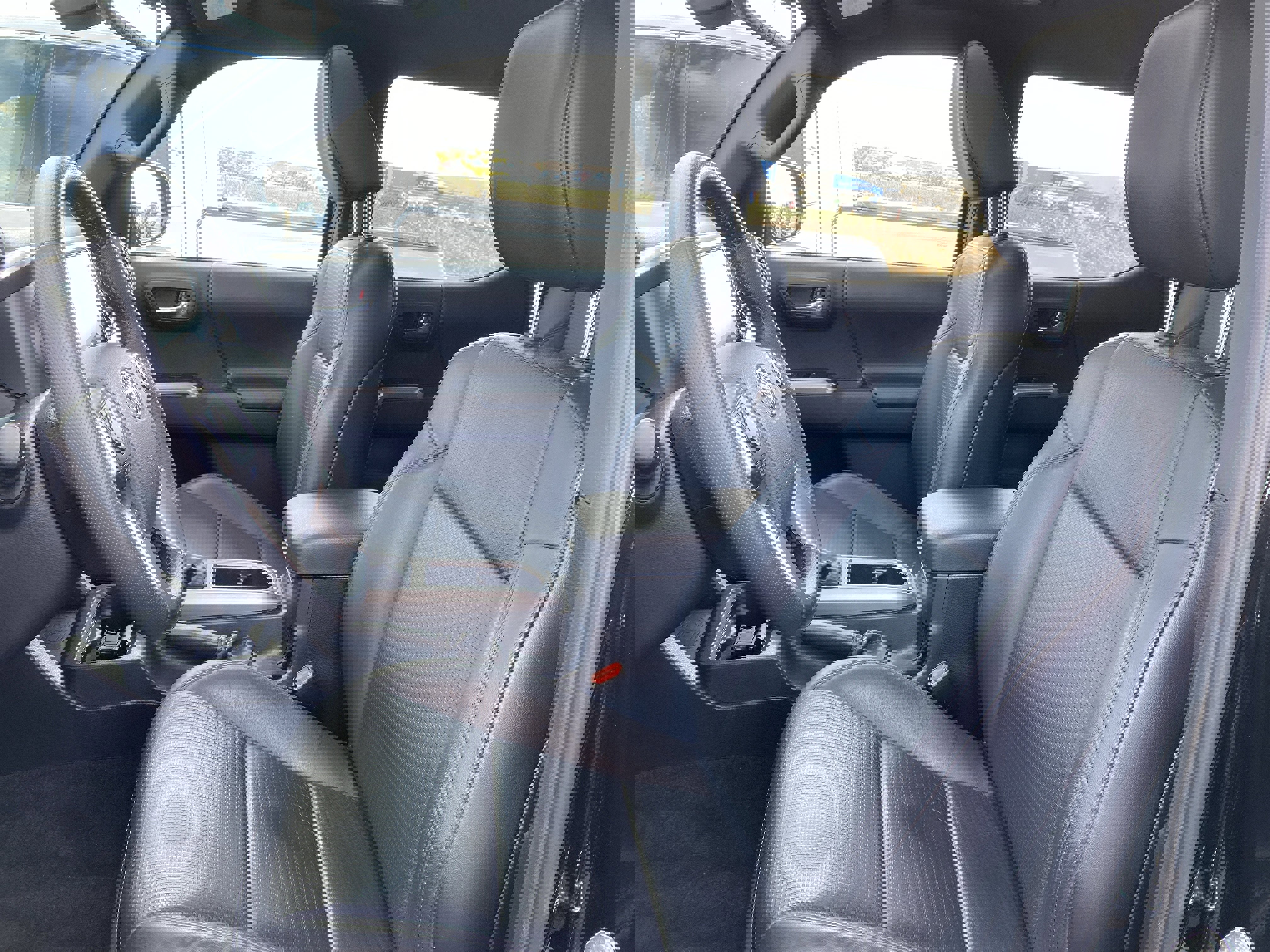 Used 2023 Toyota Tacoma Limited image 10