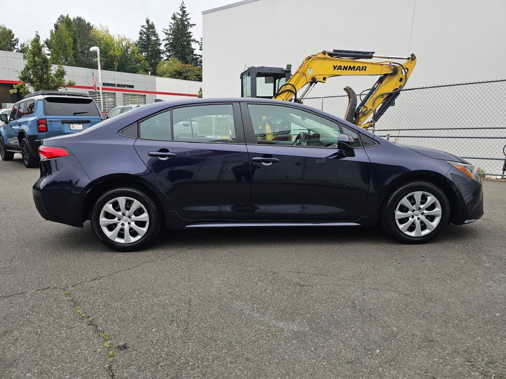 Certified 2025 Toyota Corolla LE FWD image 8
