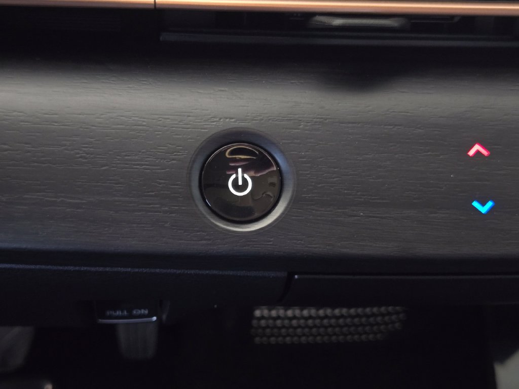 Used 2024 Nissan Ariya AWD image 23