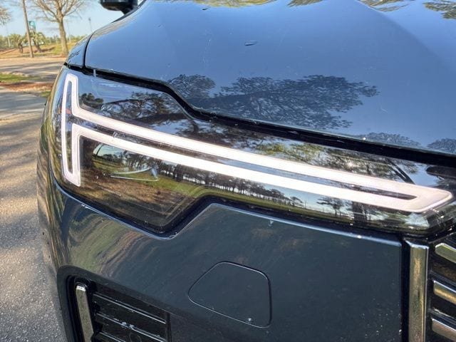 New 2026 Volvo XC90 B6 Plus w/ Protection Package Premier AWD/4WD image 10
