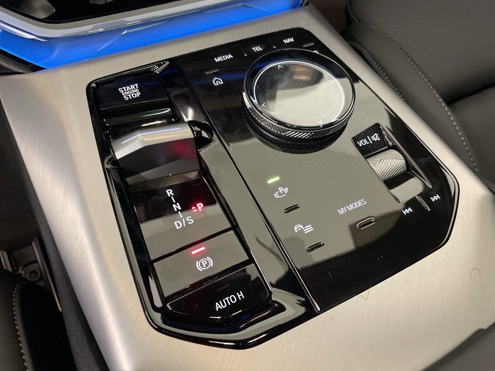 Used 2025 BMW X3 xDrive30i w/ Premium Package image 16