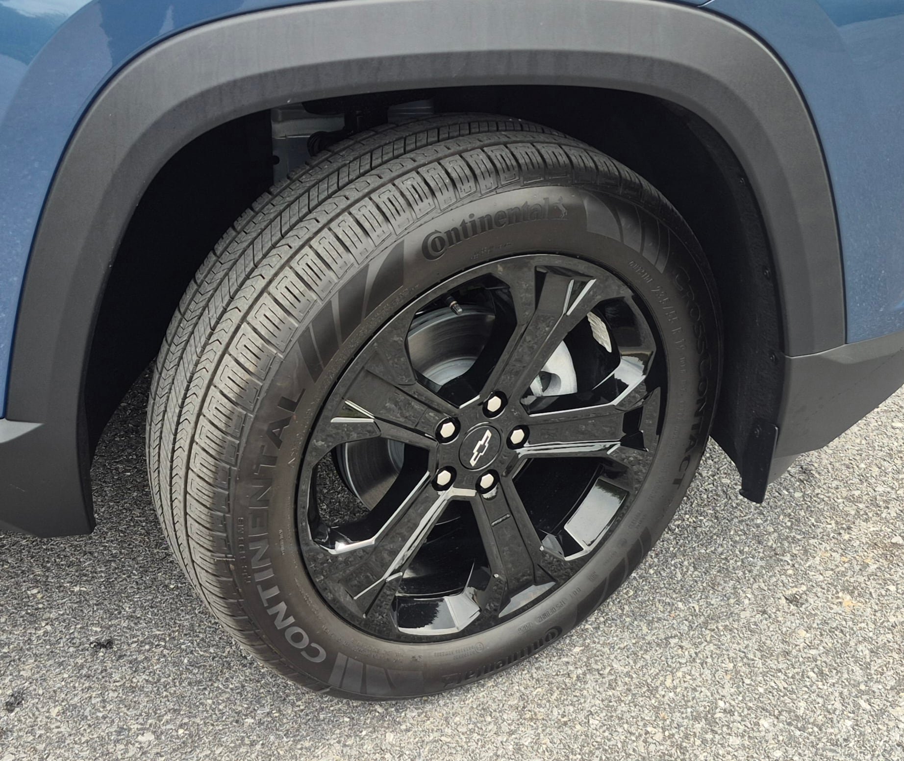 New 2027 Chevrolet Equinox LT w/ Convenience Package II AWD/4WD image 3