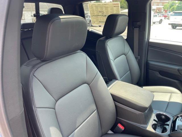 New 2025 GMC Canyon Elevation w/ Convenience Package image 32